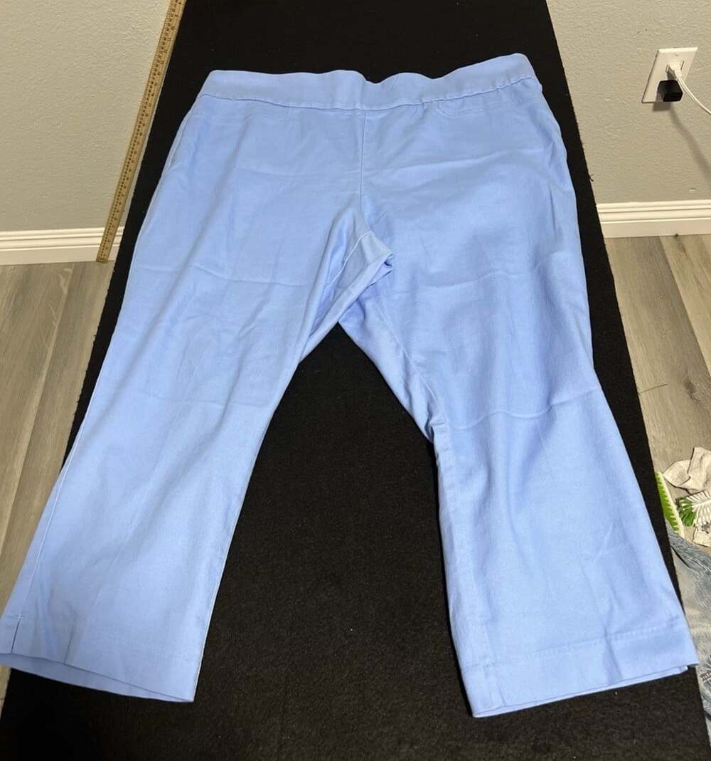 St. John's Bay Women Capri Plus 20W Pull On Stretch Waistband Light Blue
